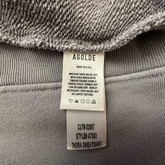 Agolde 3/4 length sleeve sweatshirt in a beautiful smokey green grey color. - Picture 2 of 10